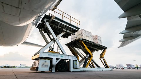 unload cargo for air freight logistic