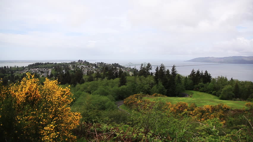 Static, autumn Oregon landscape