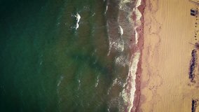 Dramatic waves and aerial view of the beach (30fps)