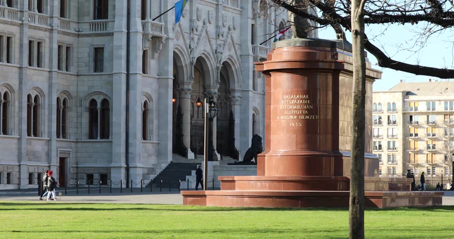 Budapest 4k Footage of Statue in front of Parliament