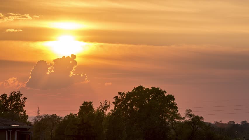 4K Timelapse Amazing Big Orange Sunset at 200mm