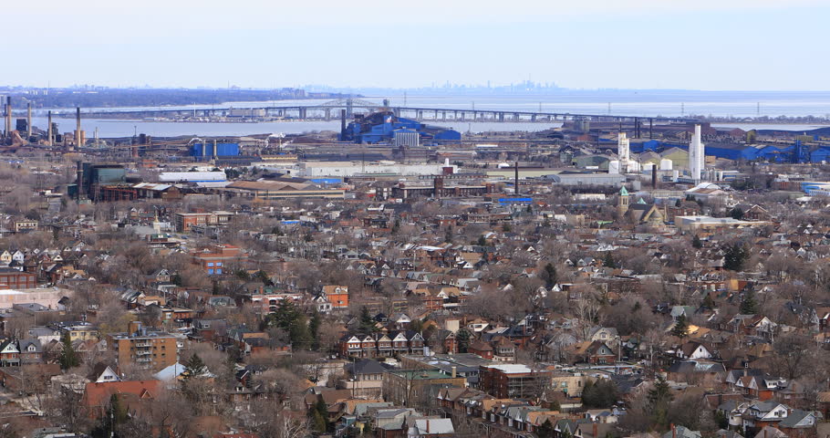 4K UltraHD View of Hamilton and Burlington from the Niagara escarpment