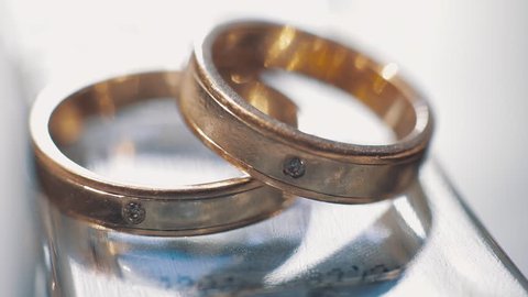 Macro shot of wedding rings sparkles