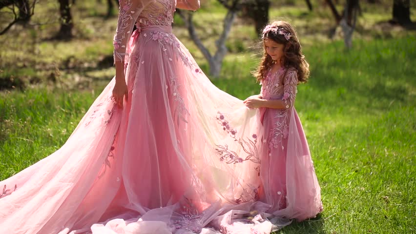 beautiful mother and daughter dresses