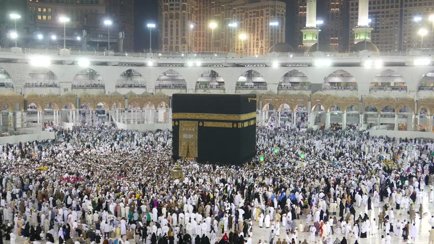 Muslim pilgrims circumambulate the Kaaba at Masjidil Haram in Makkah, Saudi Arabia. Muslims all around the world face the Kaaba during prayer time in 4K UHD. Royalty-Free Stock Footage #26652400
