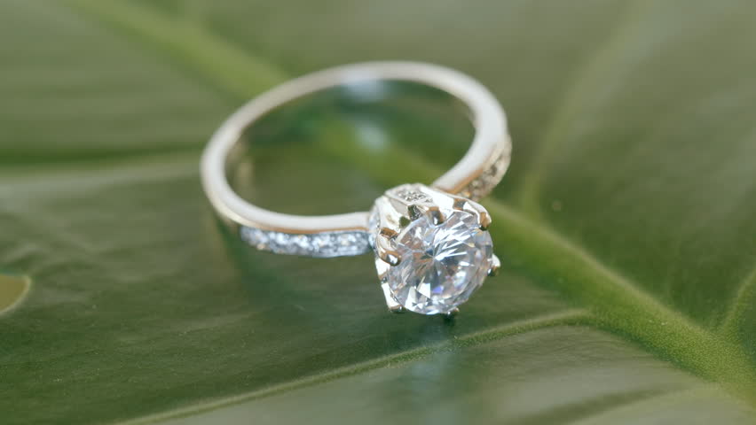 frog proposal ring