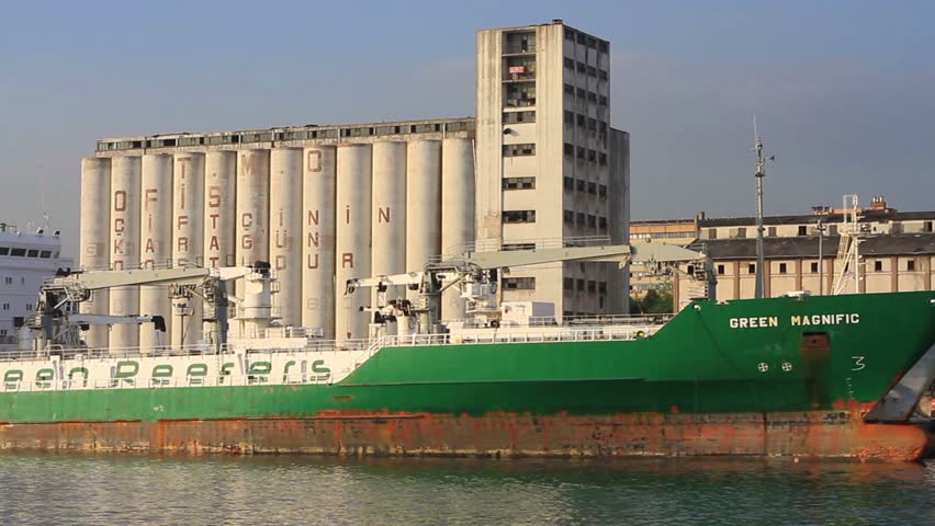 ISTANBUL - MAY 21: Reefer ship GREEN MAGNIFIC (IMO: 9011492, Bahamas) docked in