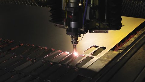 Cutting laser of sheet metal on automatic machine 
