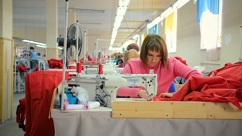 Фабрики пошива женской одежды. Швейный цех. Швейный цех трикотаж. Фабрика пошива одежды. Трикотажный цех.