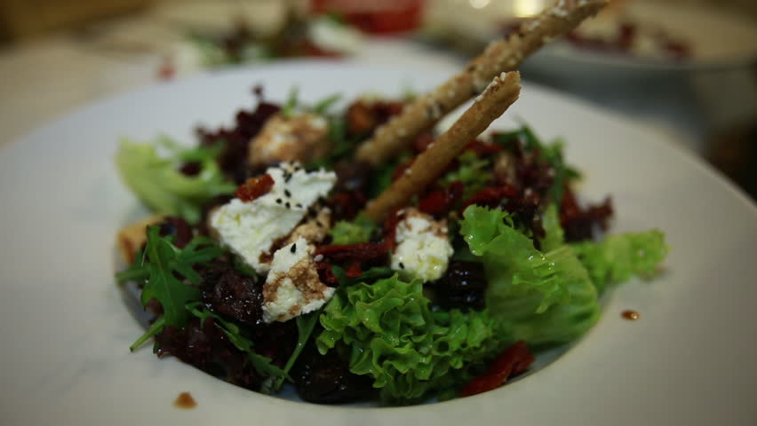Cheese salad with dried tomatoes