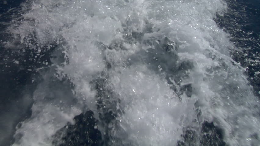 water wake in slow motion