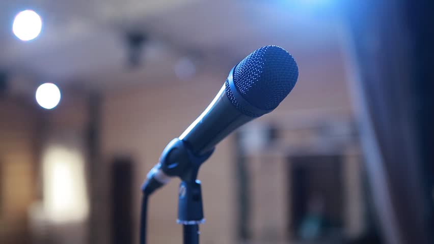 Stage Microphone Demos Mikrofon mit höhenverstellbarem Ständer Klangeffekte 