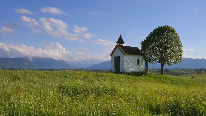 Mesnerhaus Chapel on Aidlinger Hoehe with Lake Riegsee, Upper Bavaria, Bavaria, Germany, Europe