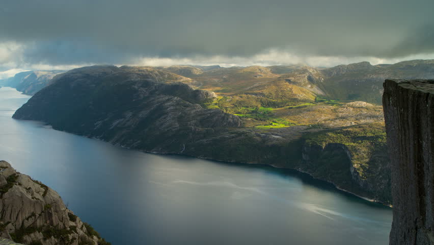 Amazing time lapse from Preikestolen, Norway