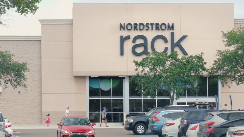 Nordstrom rack: стоковое видео в 4K и HD Shutterstock.