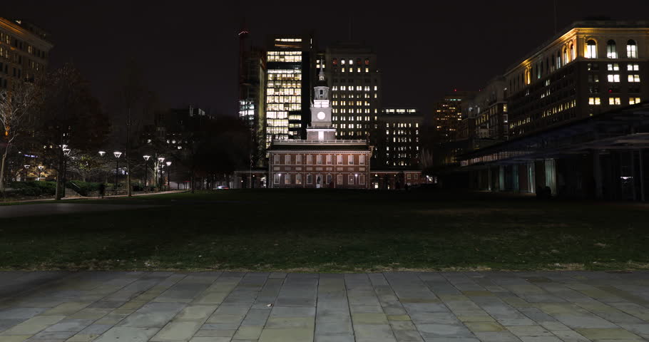 Time-lapse of Independence Hall at night