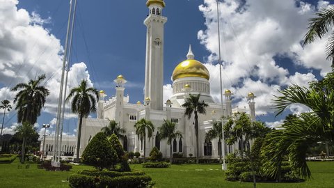 Time lapse Omar Ali Saifuddin Mosque