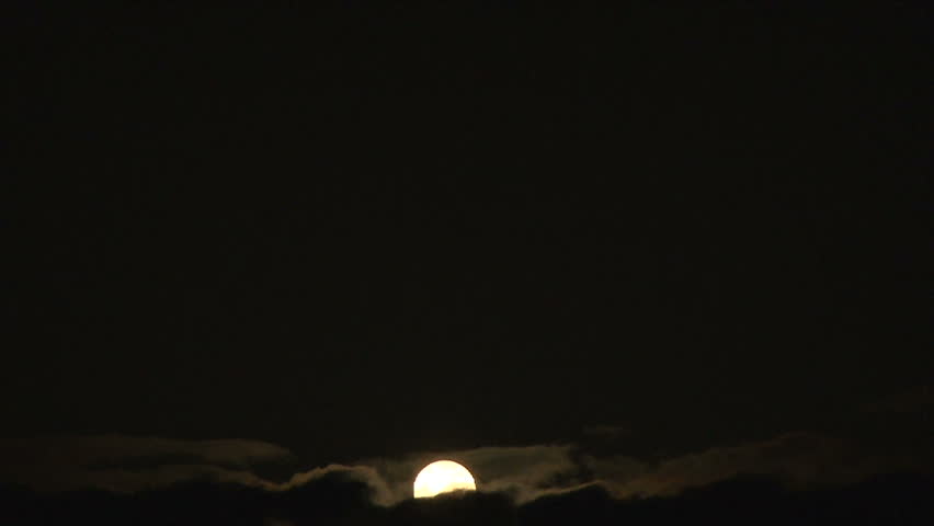Bright full moon on 05/05/2012 during 