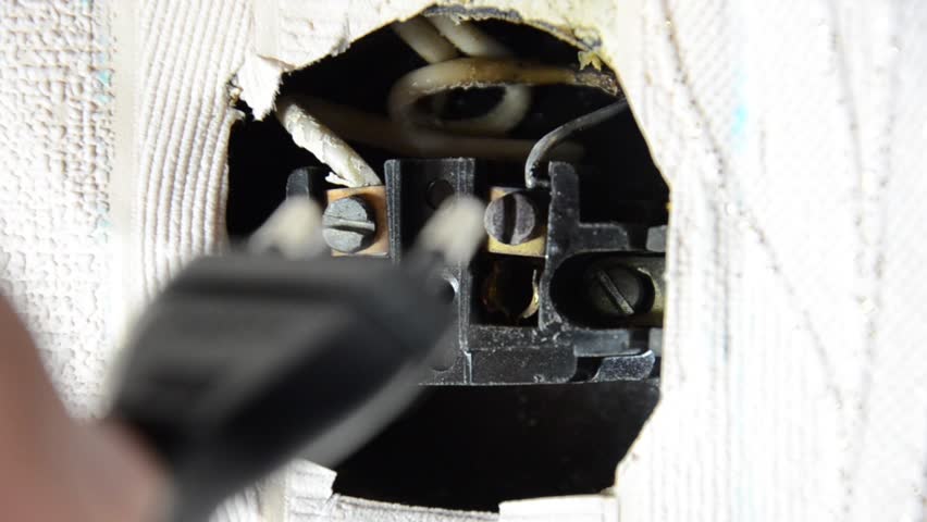 Socket in a dangerous condition, Plug in Electricity Outlet