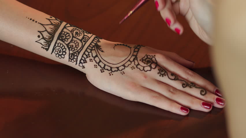 Poster Indian Henna tattoo round design - Mehndi pattern - PIXERS.US