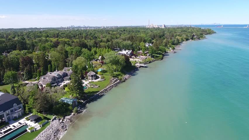 Beautiful Lake Ontario Drone Flight 4K 24fps
Capturing the luxury of the South Oakville Shoreline