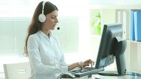 Professional helpdesk operator providing client service