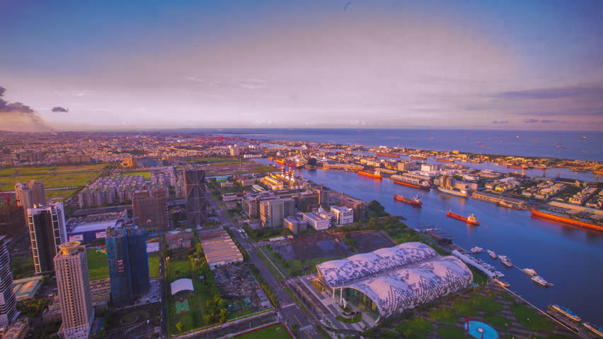 Time Lapse - Beautiful Skyline of KaoHsiung City, Taiwan at Evening - 4K