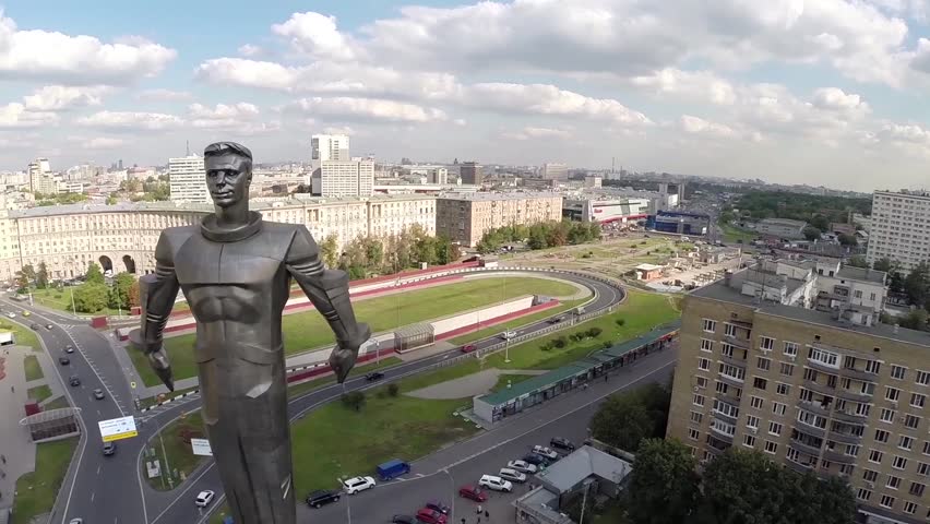 Памятник гагарину в москве на ленинском фото