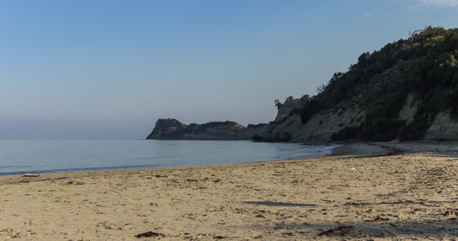 Morning time lapse on the beach - 4K