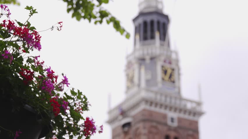 Dutch monument house