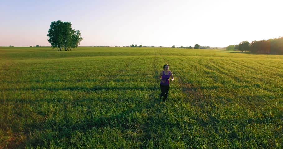 Нарисовать интегральные кривые. Трибуны стадиона. Поле зелень. Дренаж для теннисного корта. Конструкция покрытия теннисных кортов.