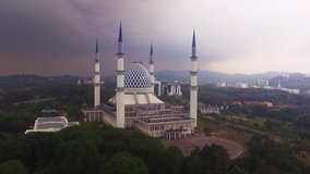 Aerial video of the Sultan Salahuddin Abdul Aziz Shah Mosque, the country's largest mosque and also the second largest mosque in Southeast Asia.