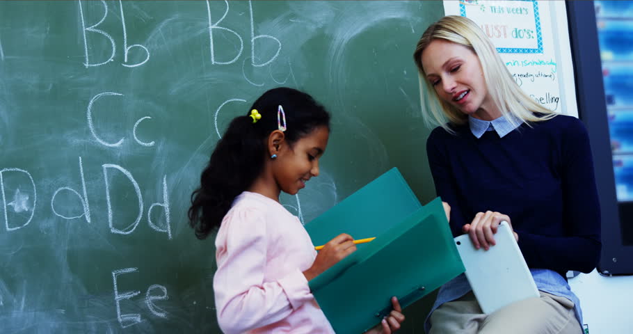 Lehrerin Schulmaedchen Debuetantin Onanieren