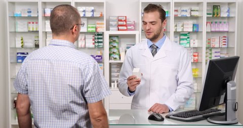 Pharmacy Customer Get Medicine Advice Video De Stock 100 Libre De Droit Shutterstock Pharmacy Customer Get Medicine Advice Video De Stock 100 Libre De Droit Shutterstock