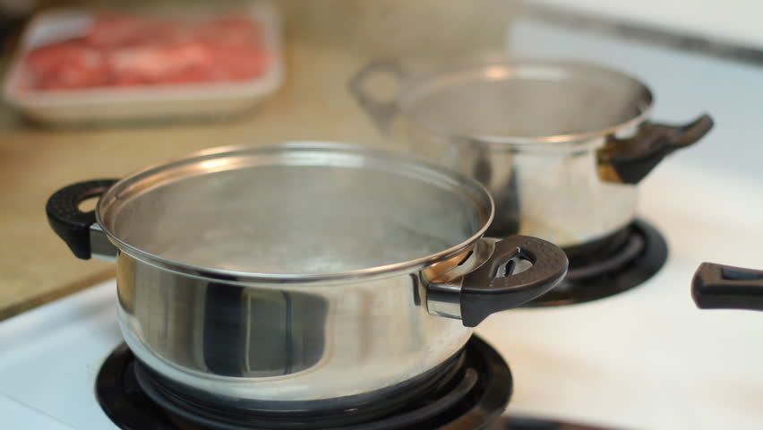 electric pot to boil water