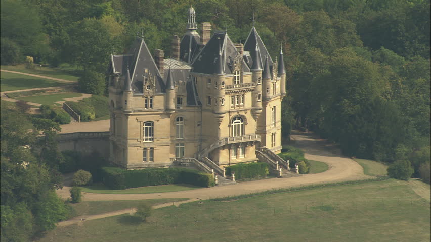 Chateau De Dampont