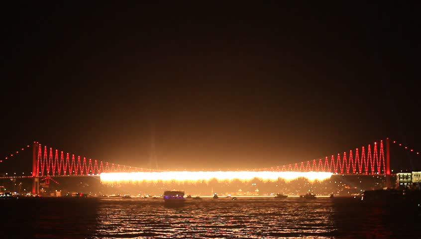 Let's beginning the show. Istanbul celebrates to Republic with a great show from