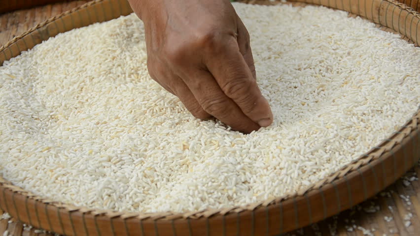 cleaning and filter of dust from rice before cooking