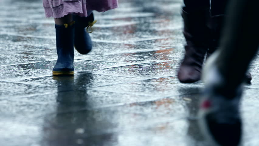 shoes for walking in rain