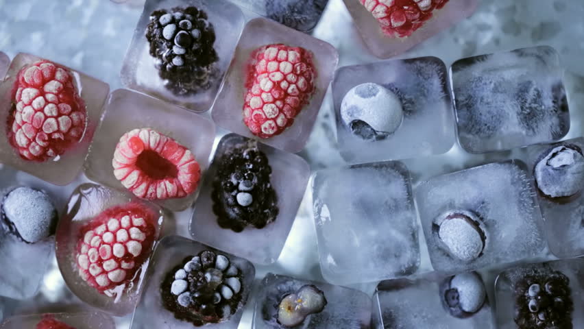 fruit ice cubes organic berries 庫 存 影 片(100% 免 版 稅)29722243 Shutterstock.