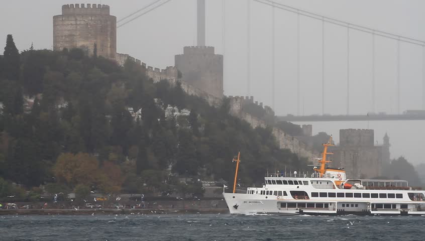 ISTANBUL - OCT 20: SHs Ferry BEYOGLU sails in front of Rumeli Fortress on Oct