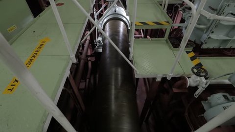 Propeller shaft of ship