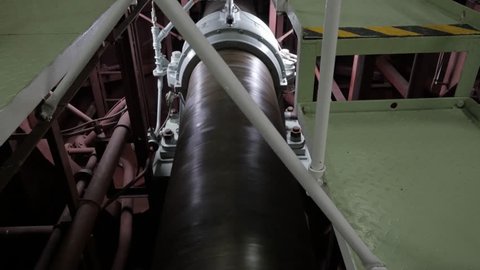 Propeller shaft of ship