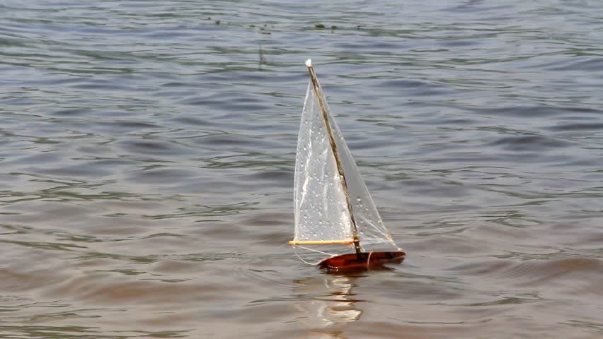 toy sailboats that sail
