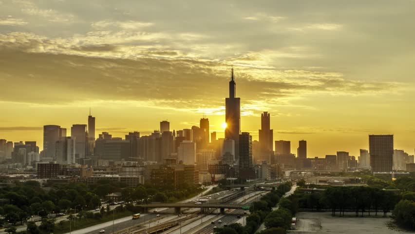 Time Lapse of a Sunrise behind the Willis Tower in Chicago - 24 FPS