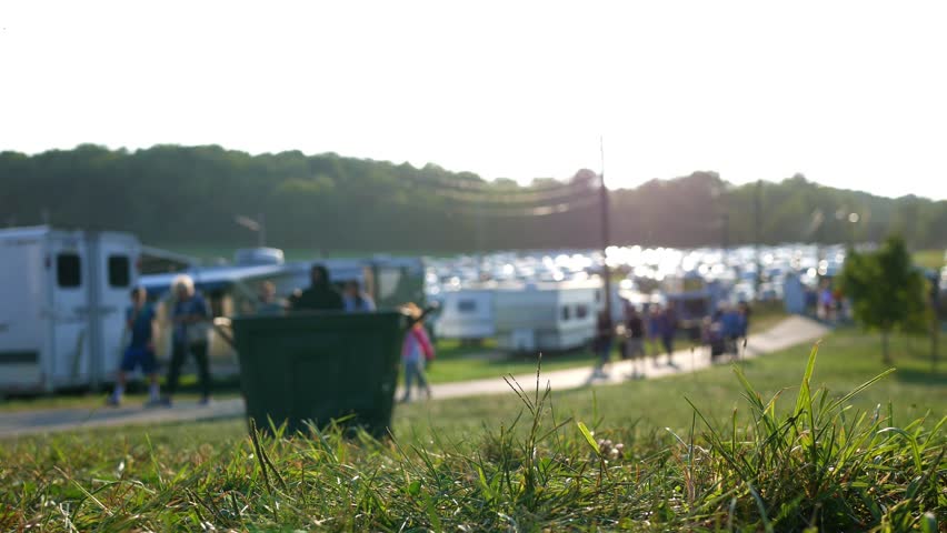 Crowds enter the fairgrounds on hot summer day