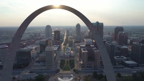 ST LOUIS, MO, USA - AUGUST 5, 2017: Drone shot of the St Louis Arch 4k 60p
