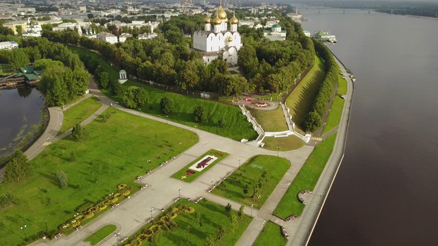 Стрелка в ярославле фото вид сверху