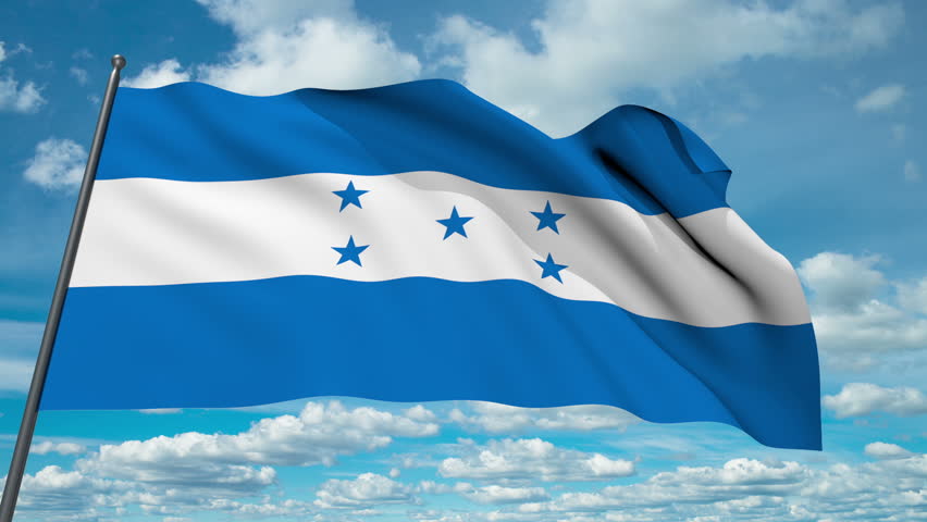 honduras flag waving against time-lapse clouds : vidéo de stock (100 % libr...