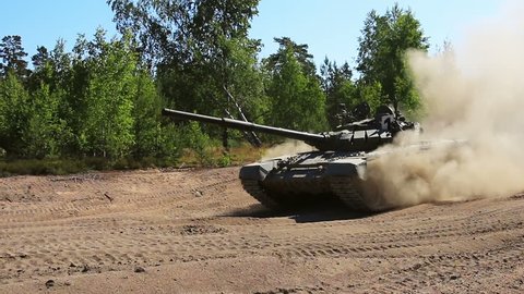 Russian main battle tank are going to dust on the ground for military exercises